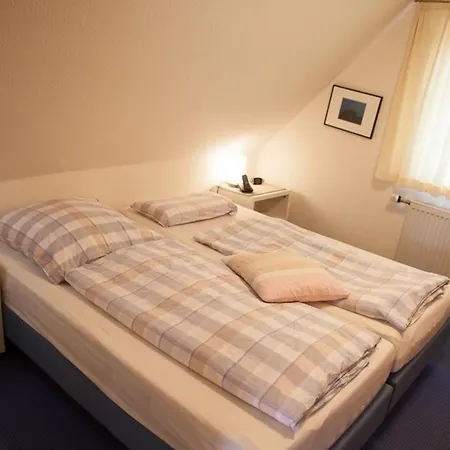 Refugium Im Hus In Lee, *